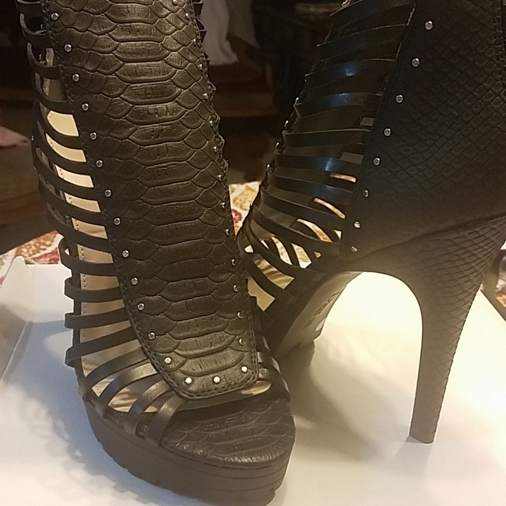 Brand new-Never worn! Size 9